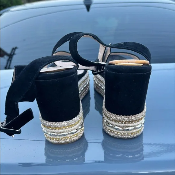 Steve Madden Black and Gold Wedge Sandals - Picture 3 of 4